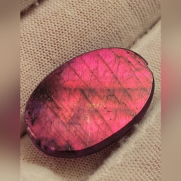 ✨️ 1pcs. Purple Labradorite Flatback Crystal Polished Shape Purple Flash ✨️ - Picture 6 of 7
